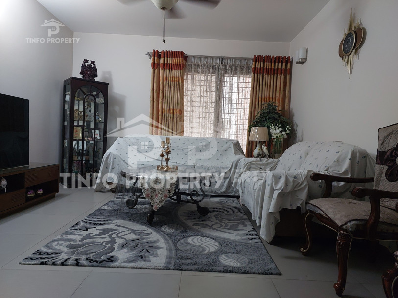 2500 sft Flat Rent with Parking at Dhanmondi-4