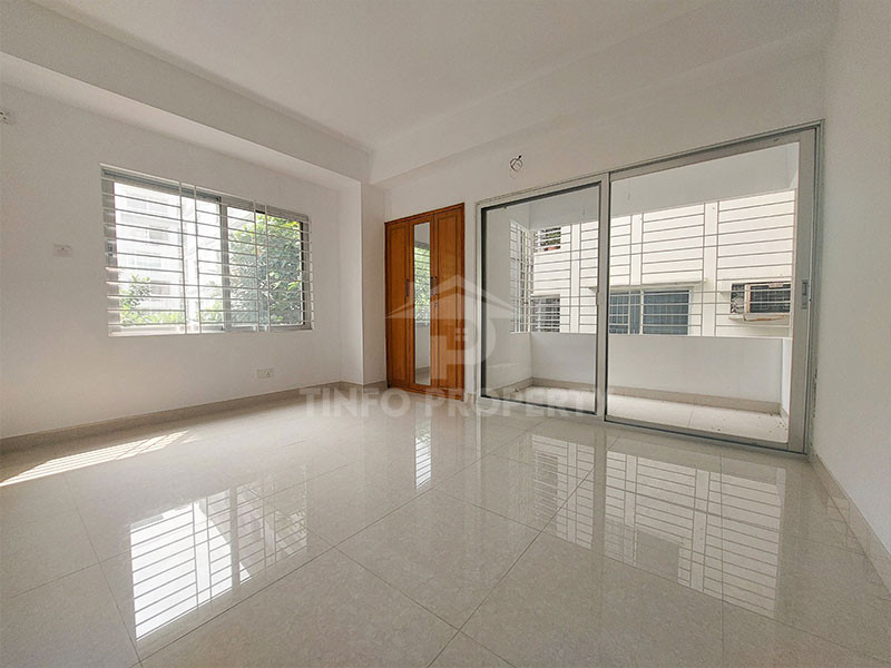 Spacious 3 Bedroom Apartment for Rent Baridhara Diplomatic zone-5