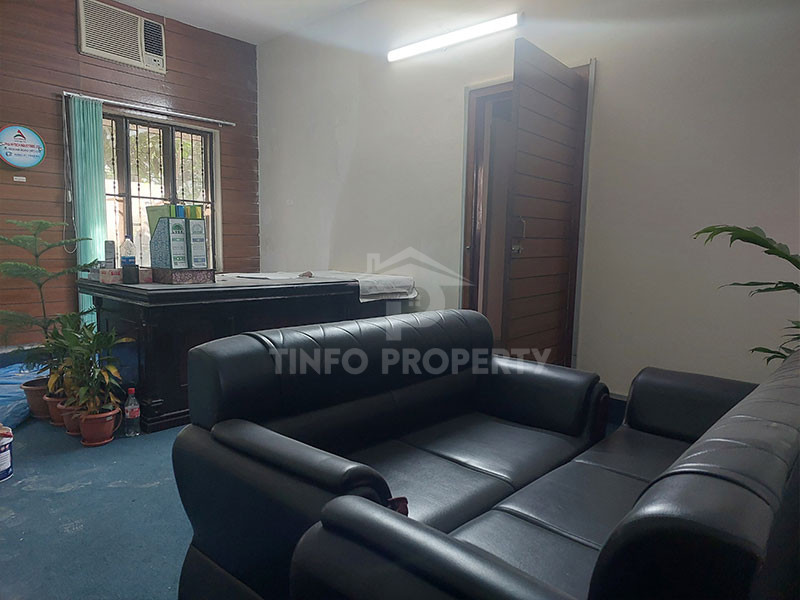 2500 Sq Ft Commercial Space in Banani is up for Rent-9