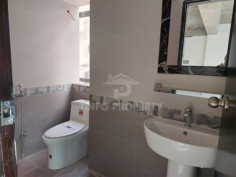 A Decent Brand New Office Space is Ready for Rent in Dhanmondi-4